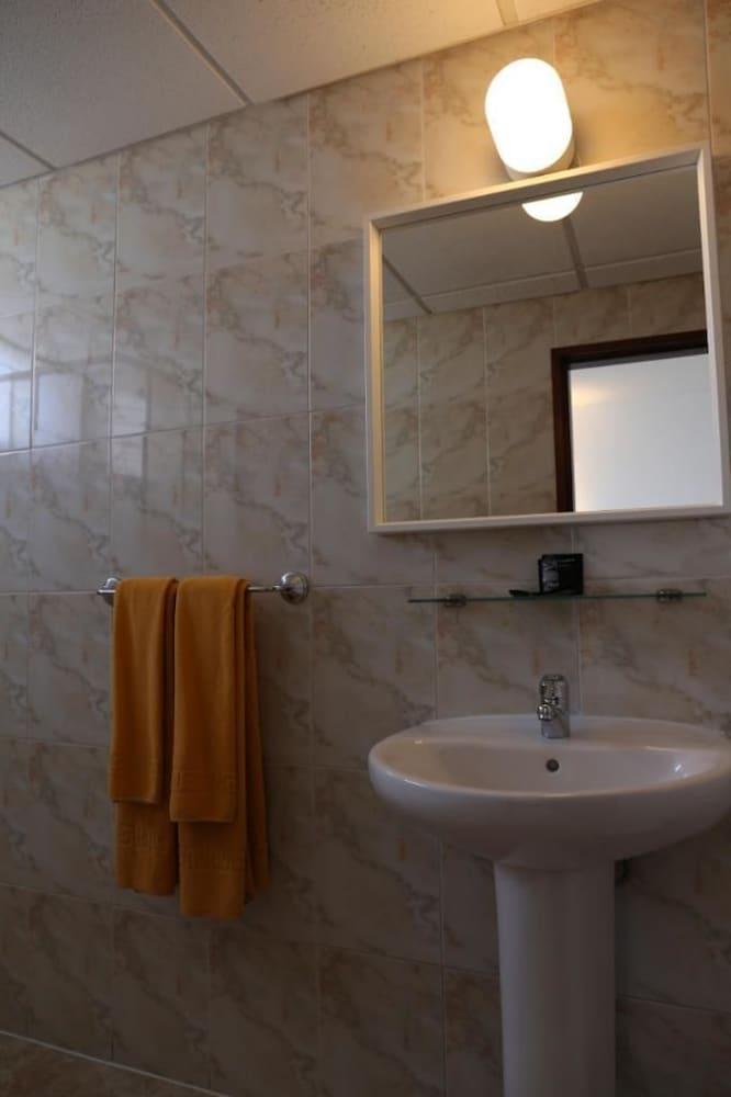 Hostal Residencia Cardona Arrecife  Exteriör bild