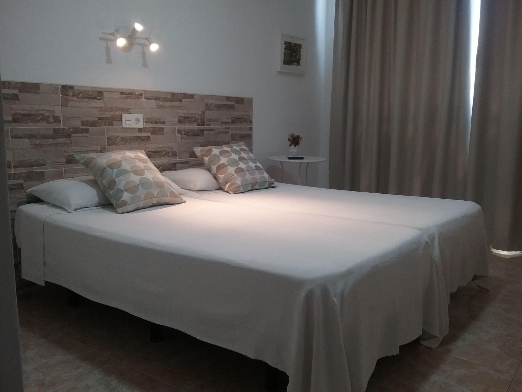 Hostal Residencia Cardona Arrecife  Exteriör bild