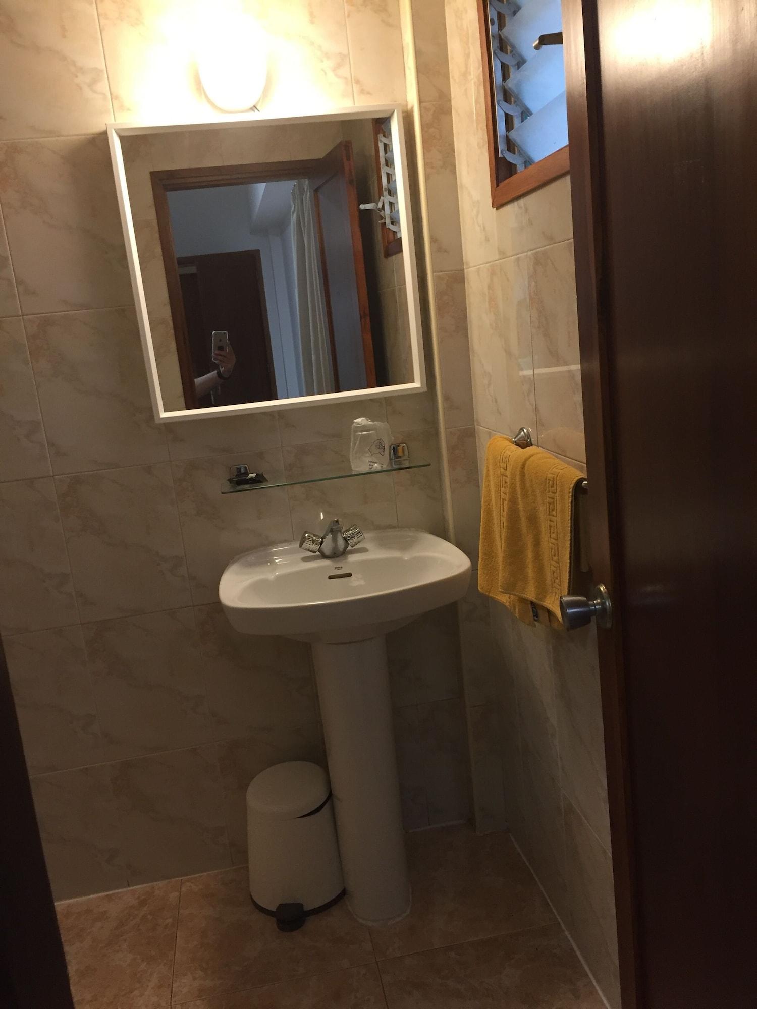 Hostal Residencia Cardona Arrecife  Exteriör bild