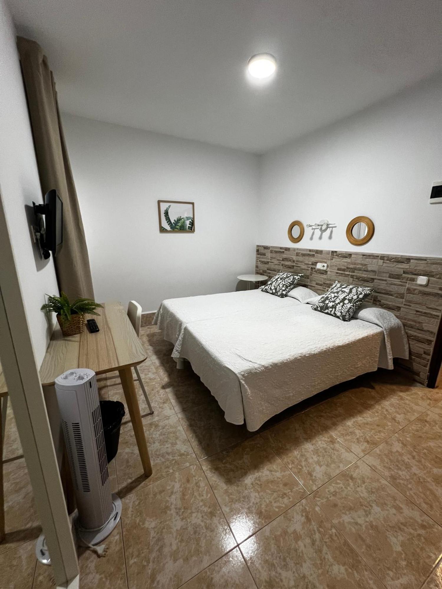 Hostal Residencia Cardona Arrecife  Exteriör bild