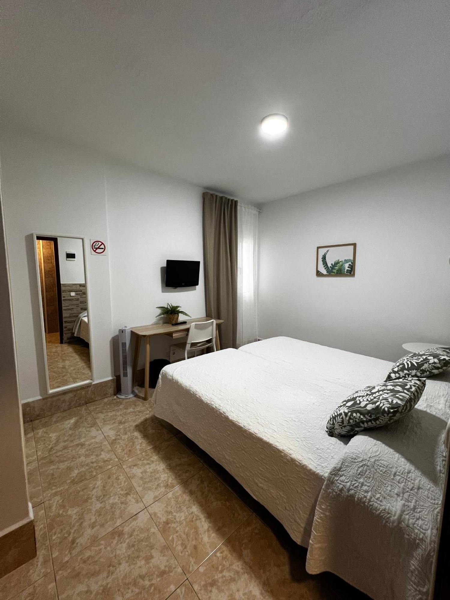 Hostal Residencia Cardona Arrecife  Exteriör bild