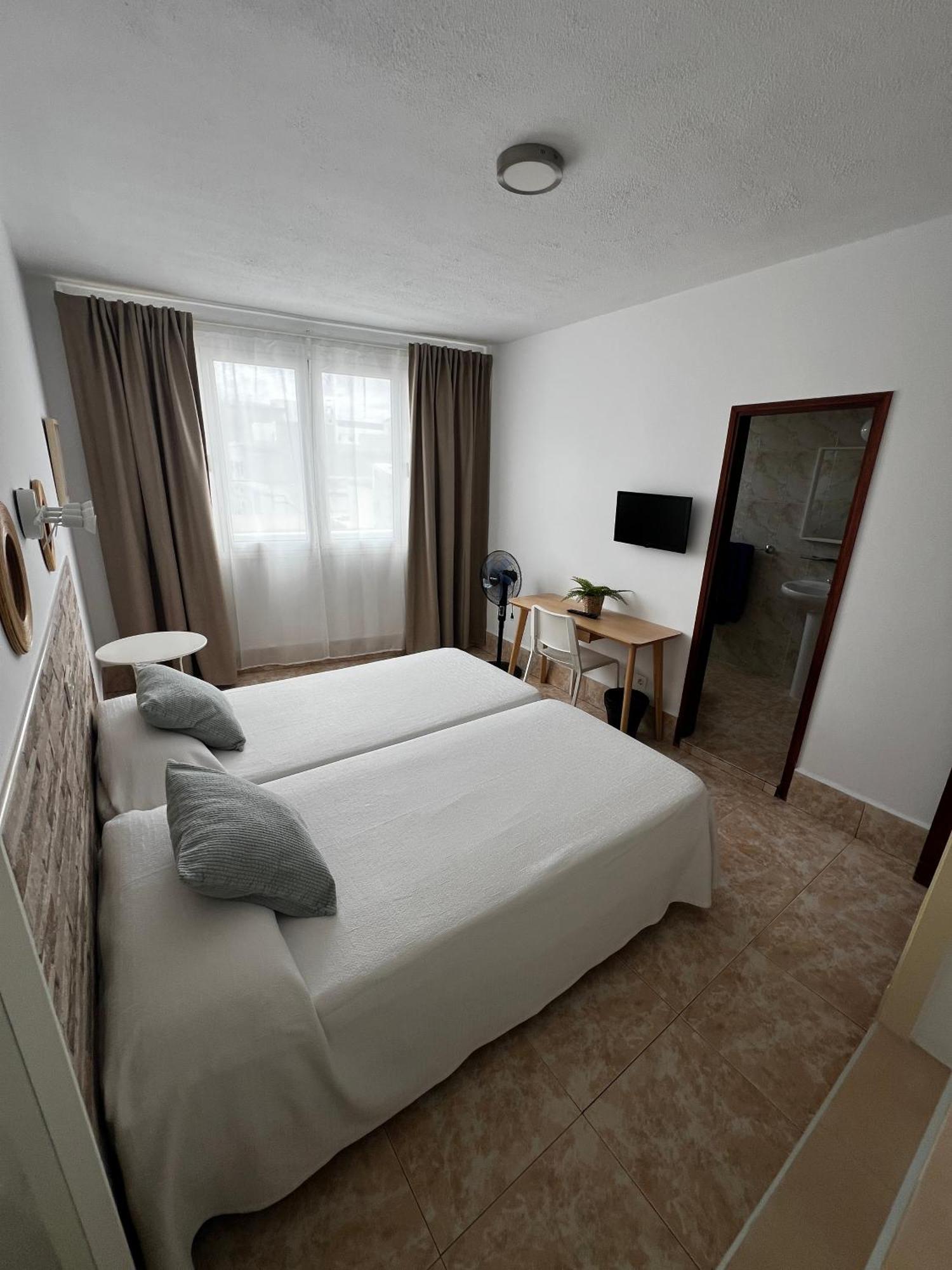 Hostal Residencia Cardona Arrecife  Exteriör bild