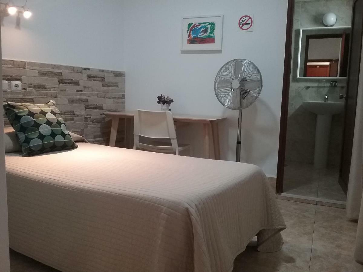 Hostal Residencia Cardona Arrecife  Exteriör bild